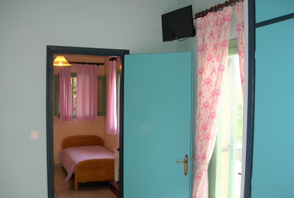Villa Karmar Hotel Apartments Dassia  Exteriör bild