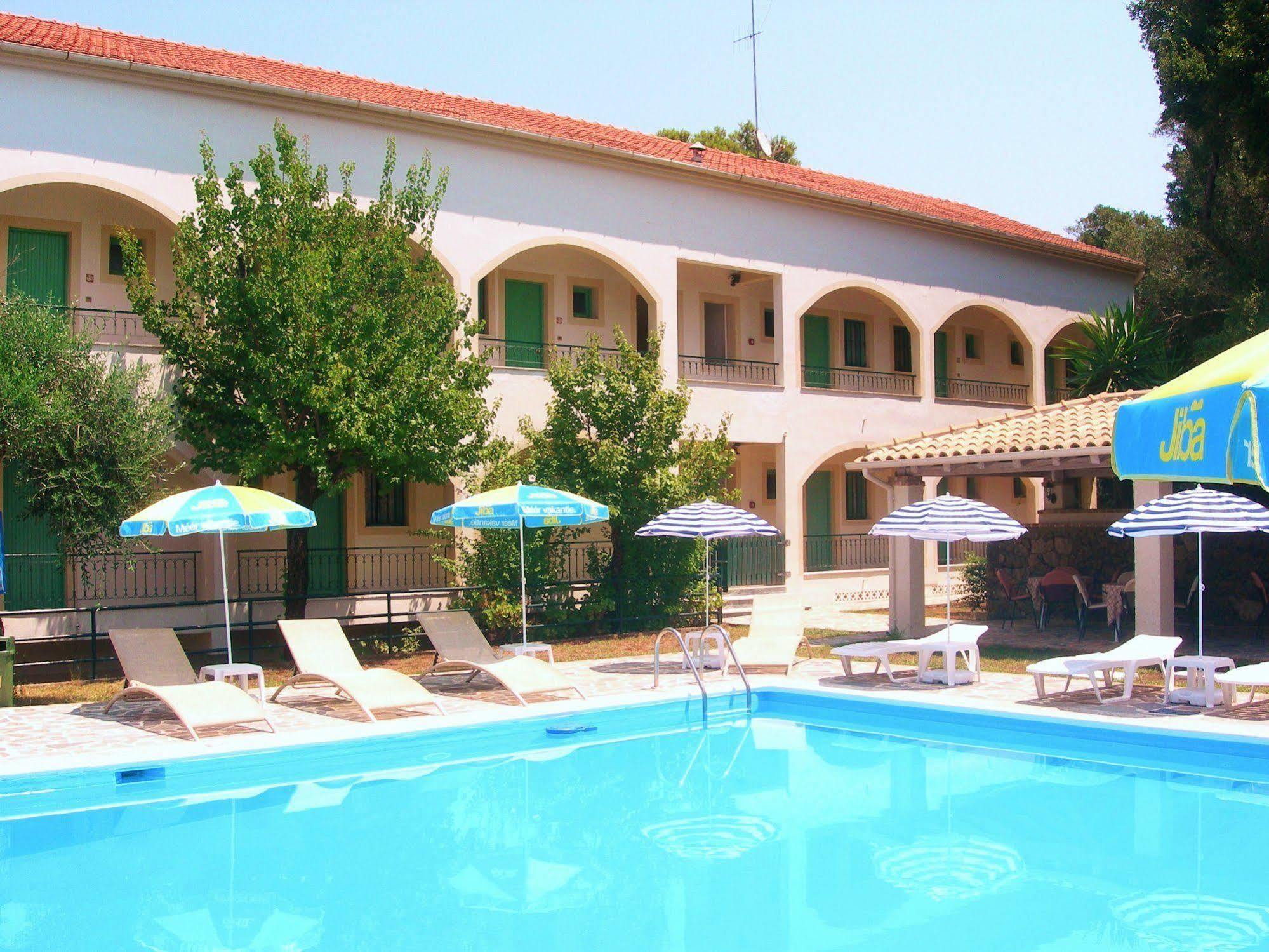 Villa Karmar Hotel Apartments Dassia  Exteriör bild