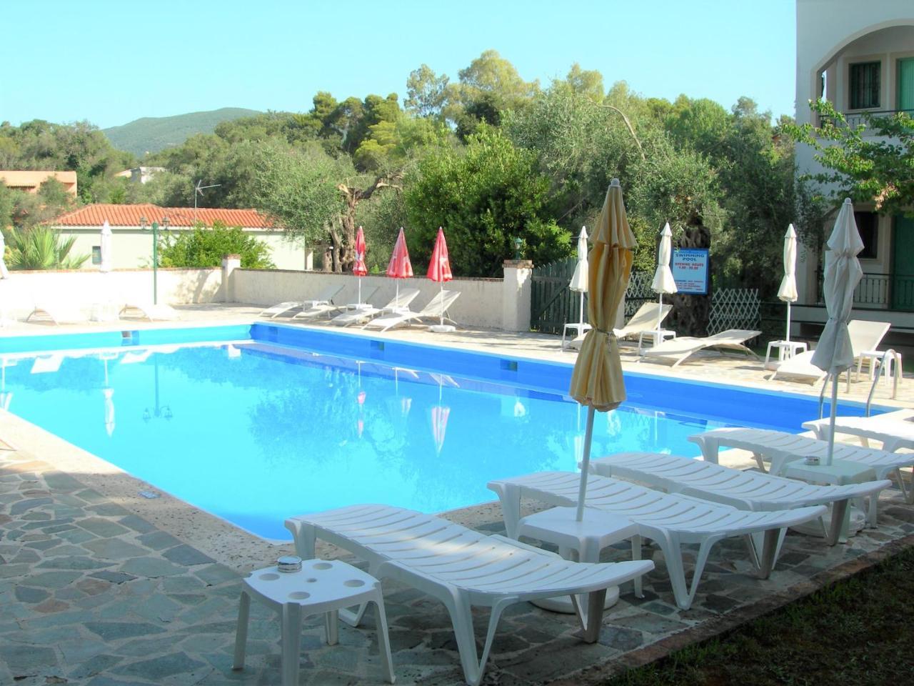 Villa Karmar Hotel Apartments Dassia  Exteriör bild